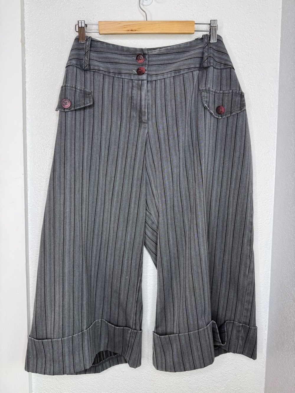 torrid Gray Pinstripe Cuffed Cropped wide-leg culotte trousers whimsygoth Y2K